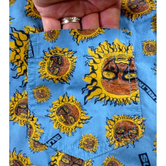 Sublime All Over Graphics Sun Print Short Sleeve Button-Up Shirt 100% Cotton Sma - Picture 6 of 6